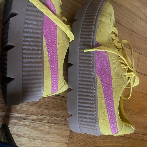 Puma X Fenty By Rihanna Cleated
Creeper Lace Up Suede Yellow Sz 9.5 - Picture 7 of 16